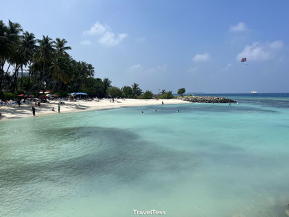 Toeristisch strand Maafushi