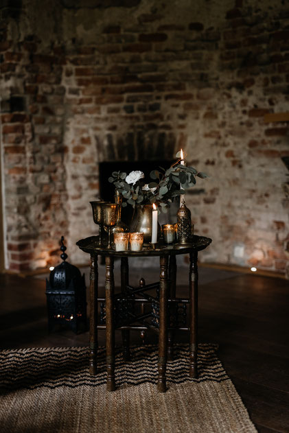 Teppiche Und Kissen Mieten Fur Eure Boho Hochzeit The Featherette The Featherette Wild Weddings Dekoverleih Verleih Ausgefallener Boho Glam Deko Fur Hochzeiten Events Foto Film Im Raum Koln Bonn