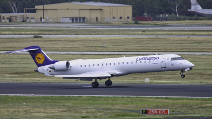 -- Bombardier CRJ-700ER --- D-ACPO --- First Flight: 2003 -- MSN: 10085 --- Frankfurt Rhein-Main (FRA - EDDF) 2005