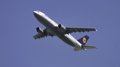 --- Airbus A300-600 --- D-AIAH --- First Flight: 1986 --- MSN: 380 --- Frankfurt Rhein-Main (FRA - EDDF) 2005