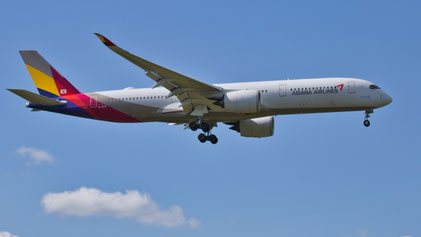 --- Airbus A350-900 --- HL7578 --- First Flight: 2017 --- MSN: 144 --- Frankfurt Rhein-Main (FRA - EDDF) 2024