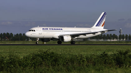 ---- Airbus A320-100 --- R-GFKD --- First Flight: 1988 --- MSN: 14 ---- Amsterdam Schiphol (AMS - EHAM) 2005