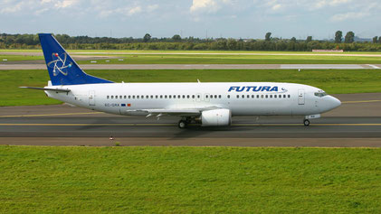 --- Boeing 737-400 --- EC-GRX --- First Flight: 1989 --- MSN: 24123 --- Dusseldorf Rhein-Ruhr (DUS - EDDL) 2004