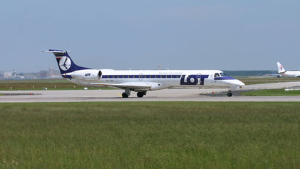 --- Embraer ERJ-145EP --- SP-LGB --- First Flight: 1999 --- MSN: 165 --- Frankfurt Rhein-Main (FRA - EDDF) 2005