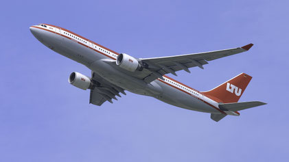 --- Airbus A330-200 --- D-ALPF --- First Flight: 2002 --- MSN: 476 --- Frankfurt Rhein-Main (FRA - EDDF) 2005