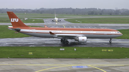 --- Airbus A330-300 --- D-AERS --- First Flight: 1997 --- MSN: 171 --- Dusseldorf Rhein-Ruhr (DUS - EDDL) 2005