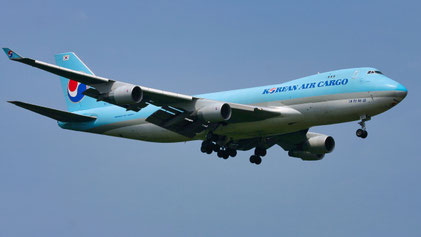 --- Boeing 747-400FSCD --- HL7462 --- First Flight: 1997 --- MSN: 26406 --- Frankfurt Rhein-Main (FRA - EDDF) 2005