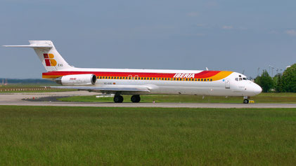 McDonnell Douglas MD-87 --- EC-EXG --- First Flight: 1990 --- MSN: 49833 Frankfurt Rhein-Main (FRA - EDDF) 2005
