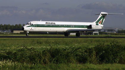 McDonnell Douglas MD-82 -- I-DAWA -- First Flight: 1983 -- MSN: 49192 Amsterdam Schiphol (AMS - EHAM) 2005