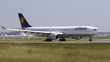 --- Airbus A330-300 --- D-AIKI --- First Flight: 2005 --- MSN: 687 --- "Football Nose" --- Frankfurt Rhein-Main (FRA - EDDF) 2006