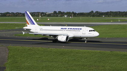 --- Airbus A319-100 --- F-GRHN --- First Flight: 2000 --- MSN: 1267 --- Dusseldorf Rhein-Ruhr (DUS - EDDL) 2004