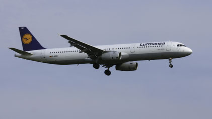 --- Airbus A321-100 --- D-AIRC --- First Flight: 1994 --- MSN: 473 --- Frankfurt Rhein-Main (FRA - EDDF) 2005