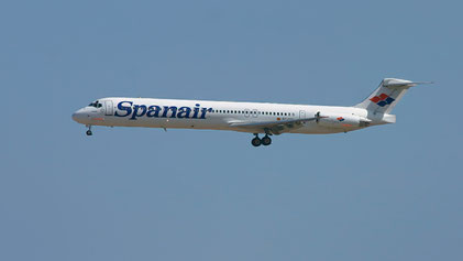 McDonnell Douglas MD-83 --- EC-GGV --- First Flight: 1989 --- MSN: 49791 Tenerife Sur / Reina Sofia (TFS - GCTS) 2006