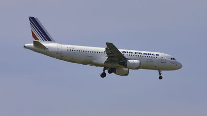 ---- Airbus A320-100 --- R-GFKA --- First Flight: 1987 --- MSN: 5 ---- Frankfurt Rhein-Main (FRA - EDDF) 2005