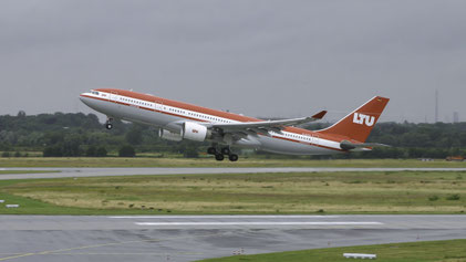 --- Airbus A330-200 --- D-ALPG --- First Flight: 2002 --- MSN: 493 --- Dusseldorf Rhein-Ruhr (DUS - EDDL) 2007