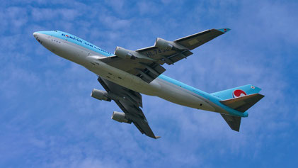 Boeing 747 747-400 HL7438 33515