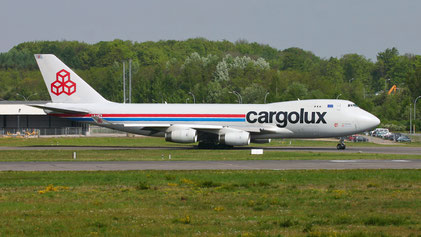 --- Boeing 747-400F --- LX-UCV (*1) --- First Flight: 2004 --- MSN: 33827 --- Luxembourg Findel (LUX - ELLX) 2007