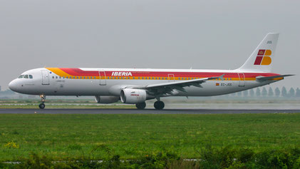 --- Airbus A321-200 --- EC-JGS --- First Flight: 2005 --- MSN: 2472 --- Amsterdam Schiphol (AMS - EHAM) 2005