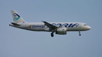 --- Airbus A320-200 --- S5-AAC --- First Flight: 1990 --- MSN: 114 --- Frankfurt Rhein-Main (FRA - EDDF) 2005