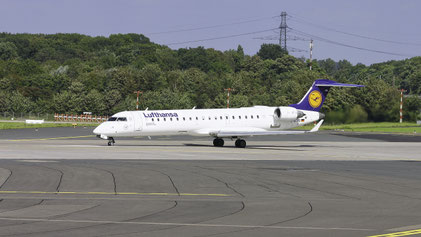 -- Bombardier CRJ-700ER --- D-ACPB --- First Flight: 2001 -- MSN: 10013 -- Dusseldorf Rhein-Ruhr (DUS - EDDL) 2004