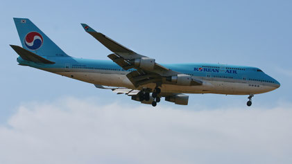 --- Boeing 747-400 --- HL7495 --- First Flight: 1995 --- MSN: 28096 --- Frankfurt Rhein-Main (FRA - EDDF) 2005