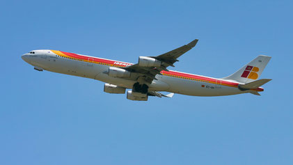 ---- Airbus A340-300 --- EC-IIH --- First Flight: 2002 --- MSN: 483 ---- Tenerife Norte - Los Rodeos (TFN - GCXO) 2006