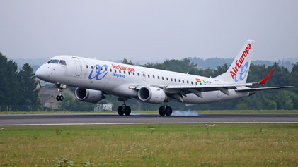 ---- Embraer 195LR ---- EC-KYP ---- First Flight: 2009 ---- MSN: 281 ---- Brussels National (BRU - EBBR) 2016