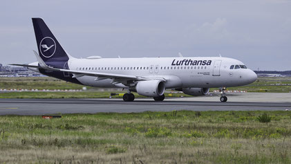 --- Airbus A320-200"Sharklets" --- D-AIZX (*2) --- First Flight: 2013 --- MSN: 5741 --- Frankfurt Rhein-Main (FRA - EDDF) 2023