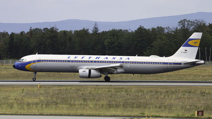 --- Airbus A321-200 --- D-AIDV --- First Flight: 2012 --- MSN: 5413 --- "Retro-livery" --- Frankfurt Rhein-Main (FRA - EDDF) 2019