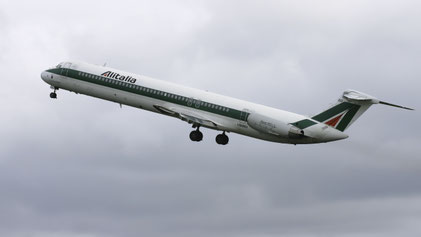 McDonnell Douglas MD-82 -- I-DAWU -- First Flight: 1984 -- MSN: 49196 Amsterdam Schiphol (AMS - EHAM) 2005