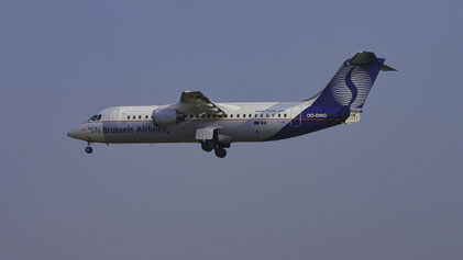 --- BAe Avro RJ100 --- OO-DWG --- First Flight: 1998 --- MSN: 3336 --- Brussels National (BRU - EBBR) 2005