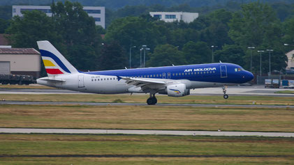 --- Airbus A320-200 --- ER-AXV --- First Flight: 1996 --- MSN: 622 --- Frankfurt Rhein-Main (FRA - EDDF) 2005