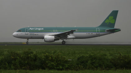 --- Airbus A320-200 --- EI-DEE --- First Flight: 2004 --- MSN: 2250 --- Amsterdam Schiphol (AMS - EHAM) 2005