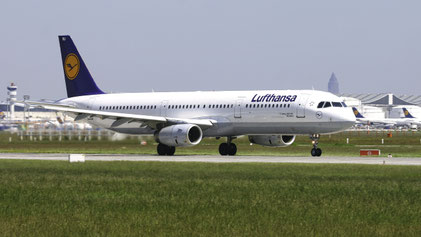 --- Airbus A321-100 --- D-AIRU (*1) --- First Flight: 1997 --- MSN: 692 --- Frankfurt Rhein-Main (FRA - EDDF) 2005