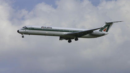 McDonnell Douglas MD-82 -- I-DAVB -- First Flight: 1986 -- MSN: 49216 Brussels National (BRU - EBBR) 2006