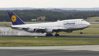--- Boeing 747-400 --- D-ABVO --- First Flight: 1996 --- MSN: 28086 --- Frankfurt Rhein-Main (FRA - EDDF) 2005