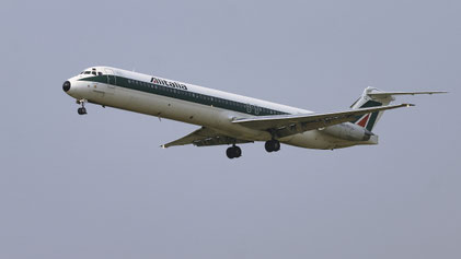McDonnell Douglas MD-82 -- I-DACZ -- First Flight: 1991 -- MSN: 53058  Brussels National (BRU - EBBR) 2005