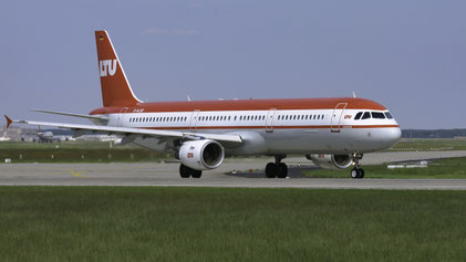  --- Airbus A321-200 --- D-ALSD --- First Flight: 2001 --- MSN: 1607 --- Frankfurt Rhein-Main (FRA - EDDF) 2005
