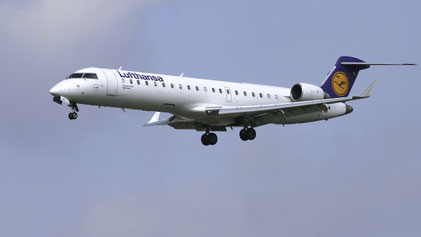 -- Bombardier CRJ-700ER --- D-ACPL --- First Flight: 2003 -- MSN: 10076 --- Frankfurt Rhein-Main (FRA - EDDF) 2006