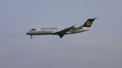 -- Bombardier CRJ-200LR --- D-ACHE --- First Flight: 2000 -- MSN: 7407 --- Brussels National (BRU - EBBR) 2006