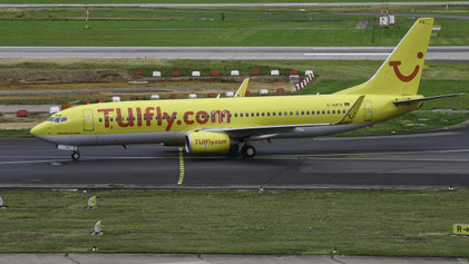 Boeing 737-800"Winglets" -- D-AHFQ -- First Flight: 2000 -- MSN: 27992 Dusseldorf Rhein-Ruhr (DUS - EDDL) 2007