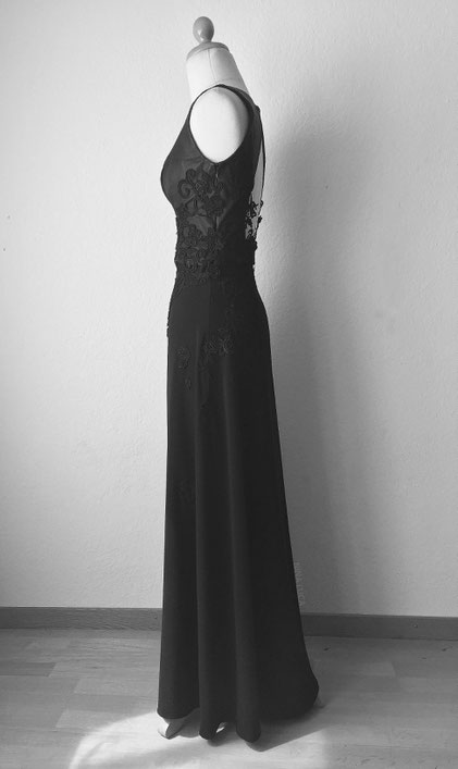 image: nina luca, fashion design, swiss fashion designer, schweizer jung designer, swiss design, swiss fashion, black wedding dress, leather wedding dress, dark fashion , dark style, dark wear, dark fashion blog, dark style blog