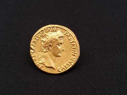 Roman coin front Augustus Caesar