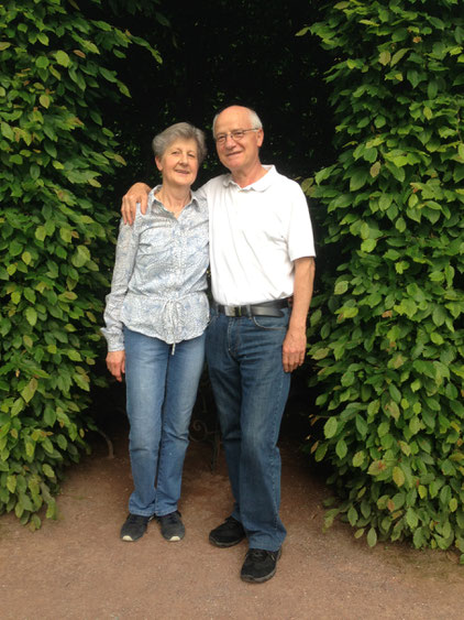 Magda e Roberto Longo nel giardino del Sababurg 2013-06-16