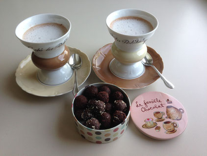 Bicerin, Vegan (Kakao und Malzkaffe oder Espresso-Kaffee, Hafer Drink geschäumt) ohne Zucker