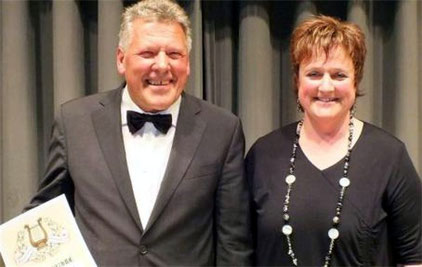 Ehrenmitglied Werner Horn 2012 - Vorsitzende Birgitt Kunzmann