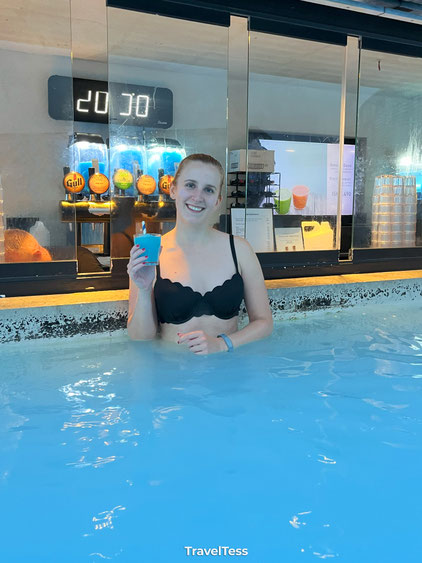 Poolbar Blue Lagoon