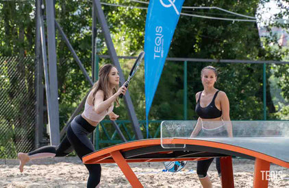 Bild zeigt Spieler an einer TEQ "One" Platte