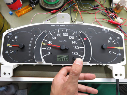 日産 キャラバン E25 燃料メーター上がったまま 修理