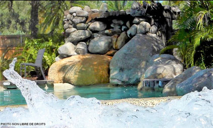 Vague piscine, Port Douglas, Australie, photo non libre de droits